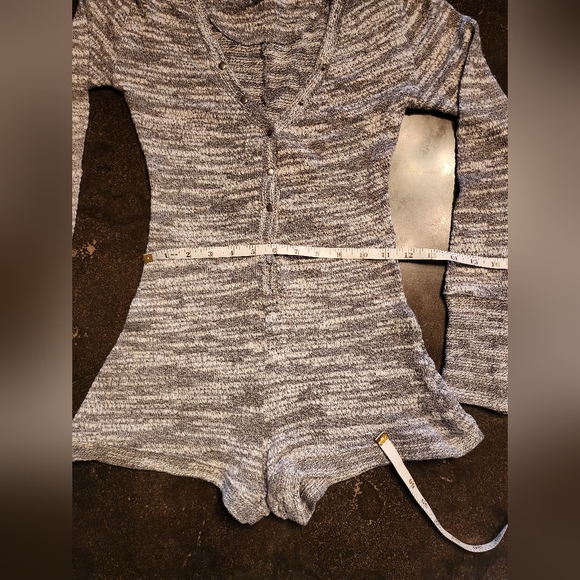 Woman's Gray Knit Button-Up Romper XS - Picture 3 of 10